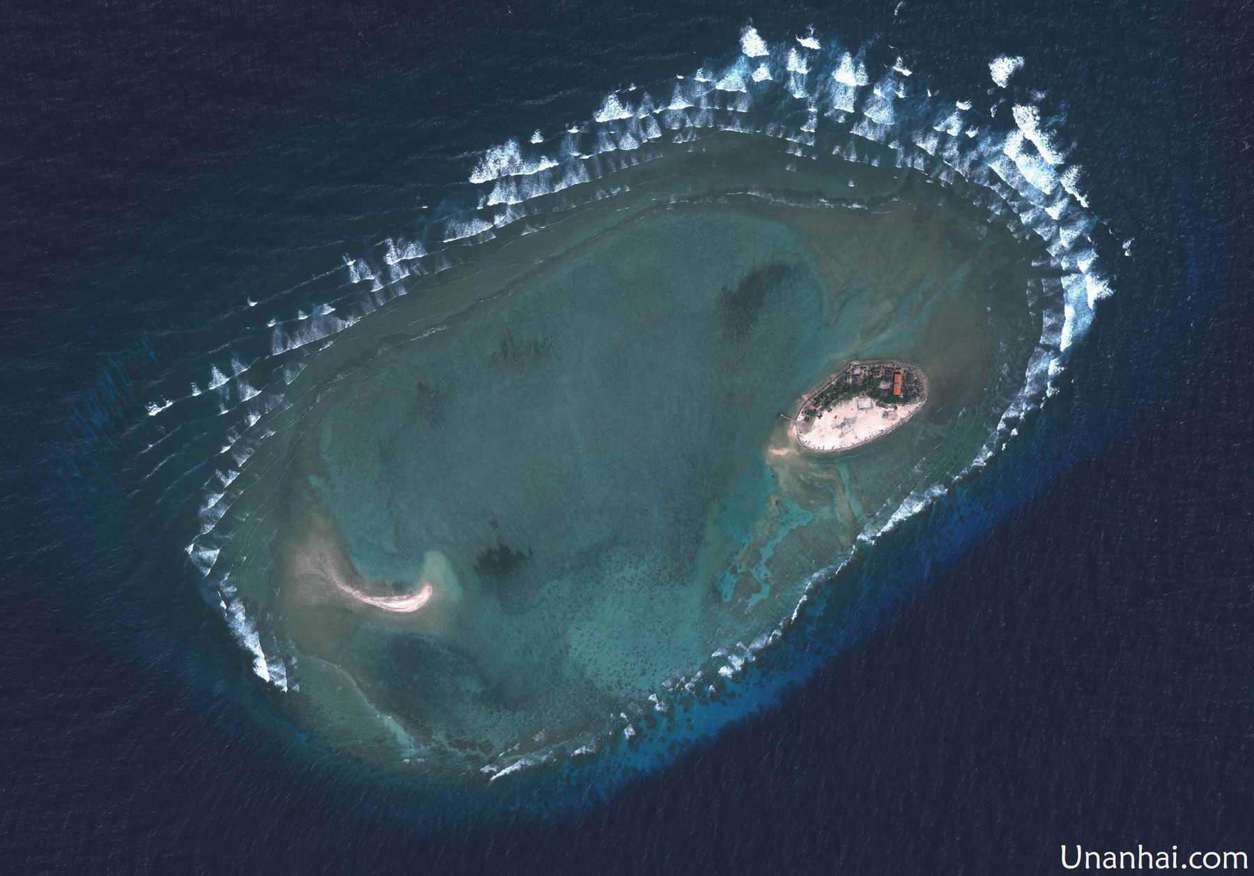 仁爱礁卫星图（拍摄于2013年7月2日）_南海诸岛网_三沙市_南沙群岛_西沙群岛_东沙群岛_中沙群岛
